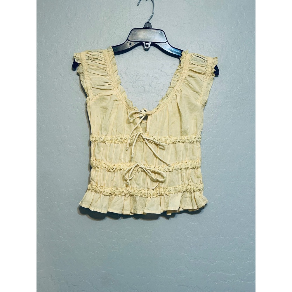 Butter yellow cottagecore tie top size medium
